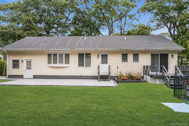 26 Williams Avenue, Holtsville, NY 11742