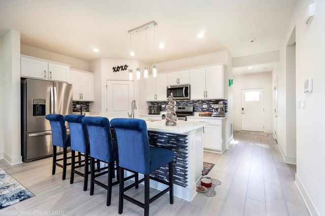 1110 Redtail Court, Woodstock, IL 60098