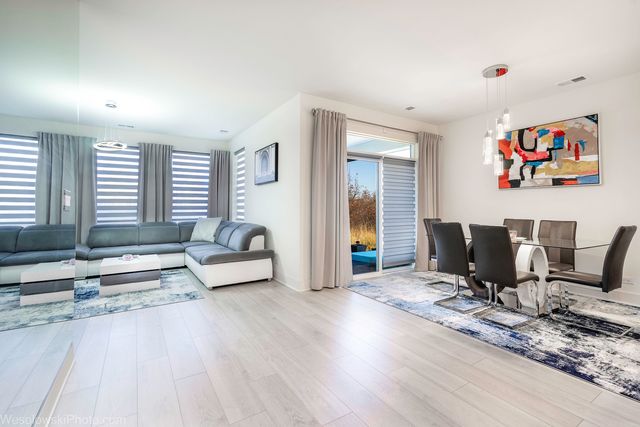 1110 Redtail Court, Woodstock, IL 60098