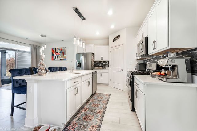 1110 Redtail Court, Woodstock, IL 60098