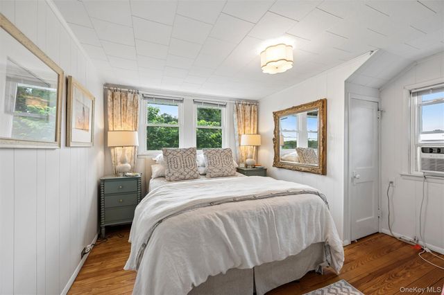 15 S Bay Avenue, Eastport, NY 11941