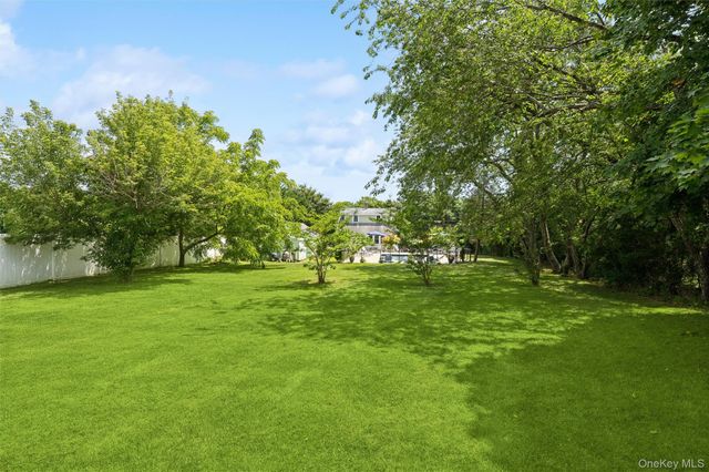 15 S Bay Avenue, Eastport, NY 11941