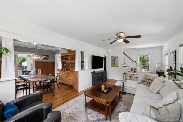 15 S Bay Avenue, Eastport, NY 11941