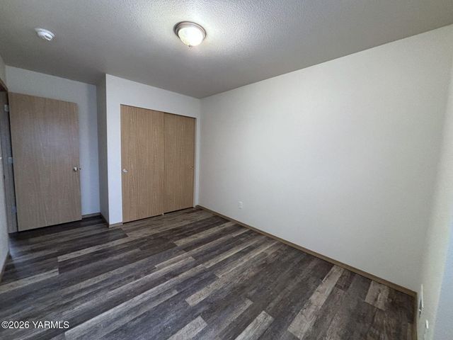 104 E Home Ave A, Selah, WA 98942