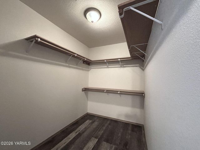 104 E Home Ave A, Selah, WA 98942