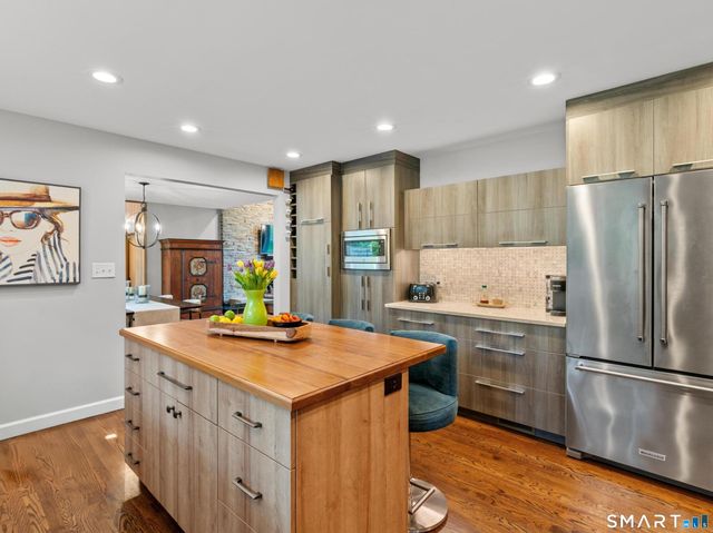 36 Bainton Road, West Hartford, CT 06117