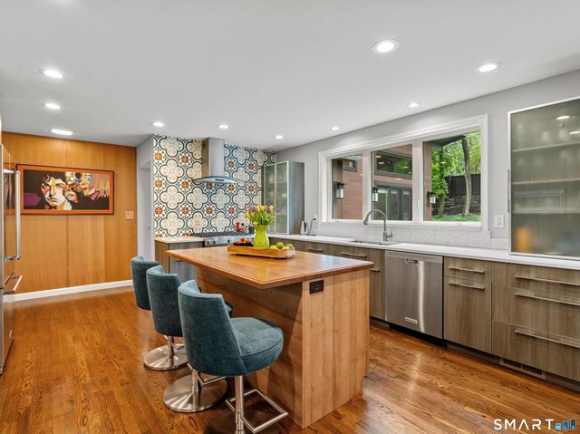 36 Bainton Road, West Hartford, CT 06117