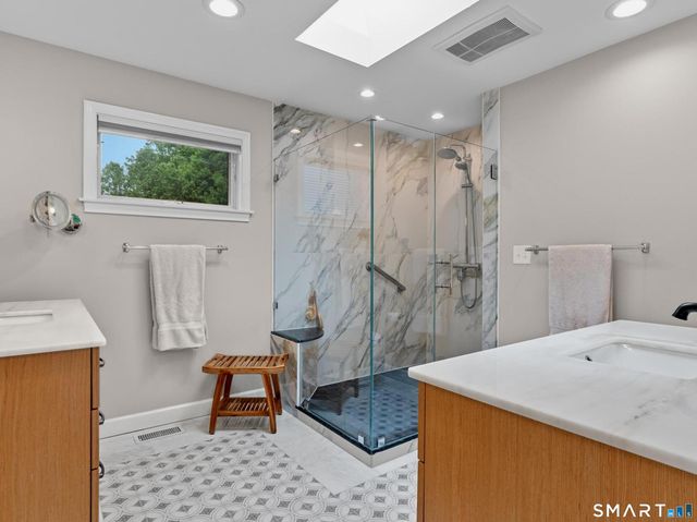 36 Bainton Road, West Hartford, CT 06117