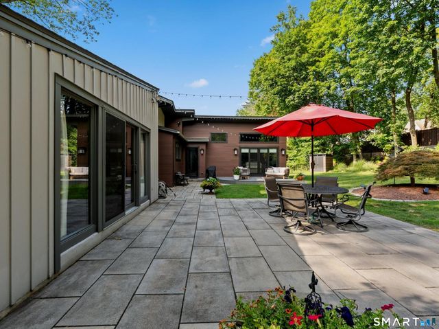 36 Bainton Road, West Hartford, CT 06117