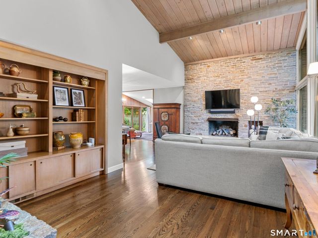 36 Bainton Road, West Hartford, CT 06117