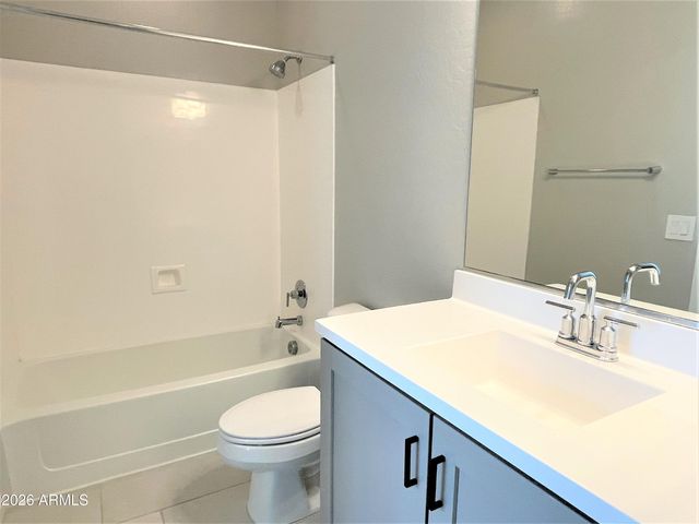 901 S Smith Road 1047, Tempe, AZ 85281