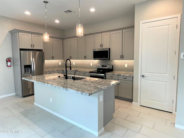 901 S Smith Road 1047, Tempe, AZ 85281