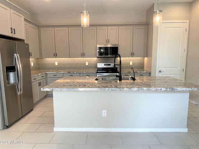 901 S Smith Road 1047, Tempe, AZ 85281