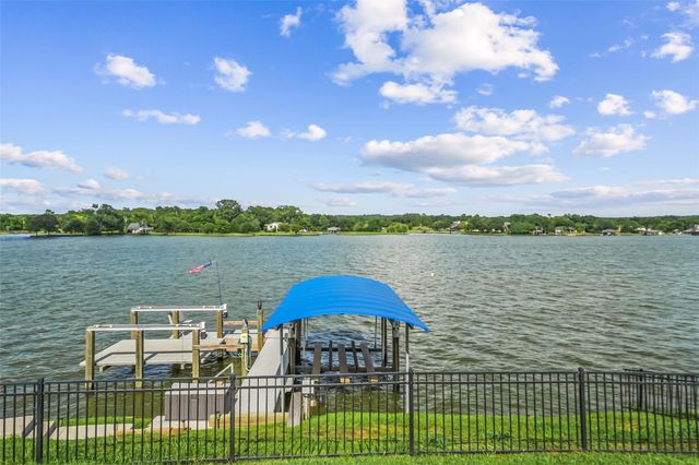 10696 S Lake Mist Lane, Willis, TX 77318