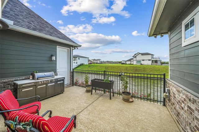 10696 S Lake Mist Lane, Willis, TX 77318