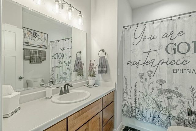 2006 AUTUMN LAKE Parkway, Madison, WI 53718