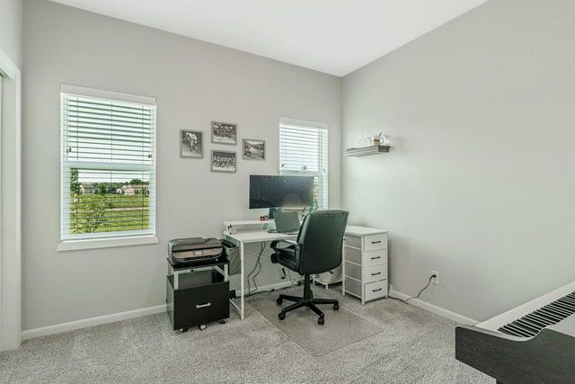 2006 AUTUMN LAKE Parkway, Madison, WI 53718