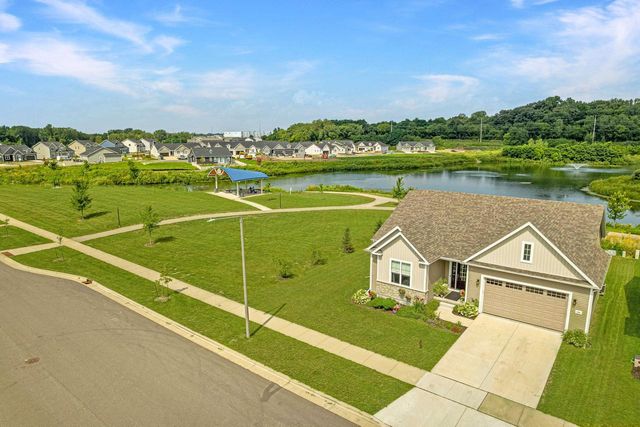 2006 AUTUMN LAKE Parkway, Madison, WI 53718