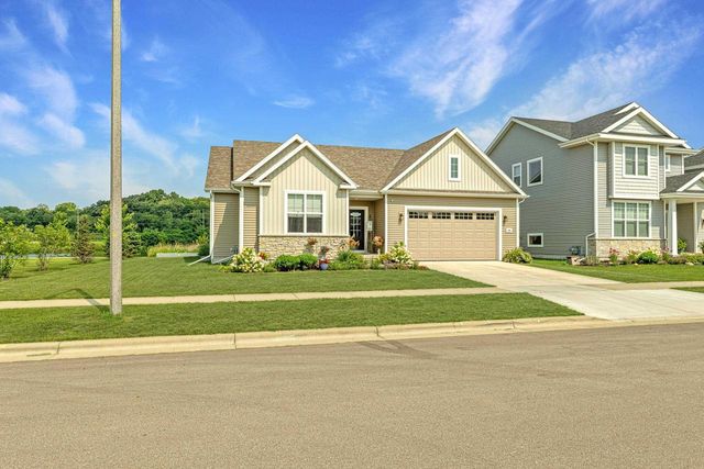 2006 AUTUMN LAKE Parkway, Madison, WI 53718