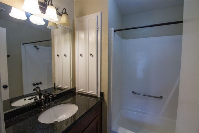 1100 Spring Loop B, College Station, TX 77840