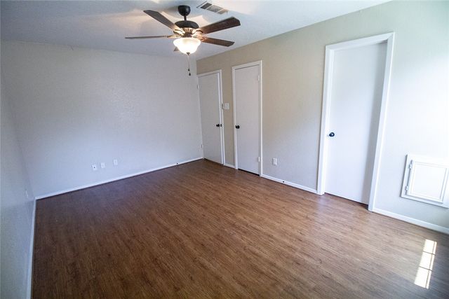 1100 Spring Loop B, College Station, TX 77840