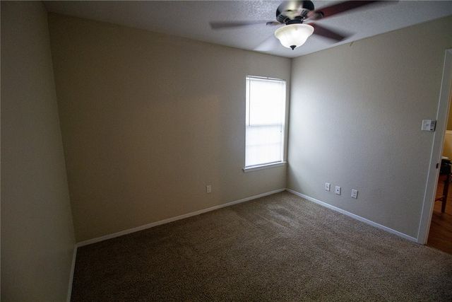 1100 Spring Loop B, College Station, TX 77840