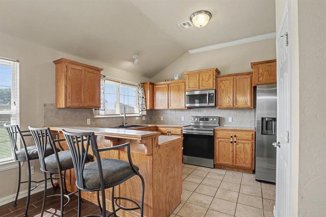 8129 Azurewood Drive, Oklahoma City, OK 73135