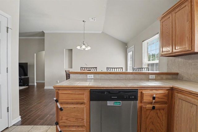8129 Azurewood Drive, Oklahoma City, OK 73135