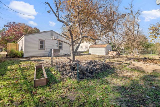 3502 S Vine St, Wichita, KS 67217