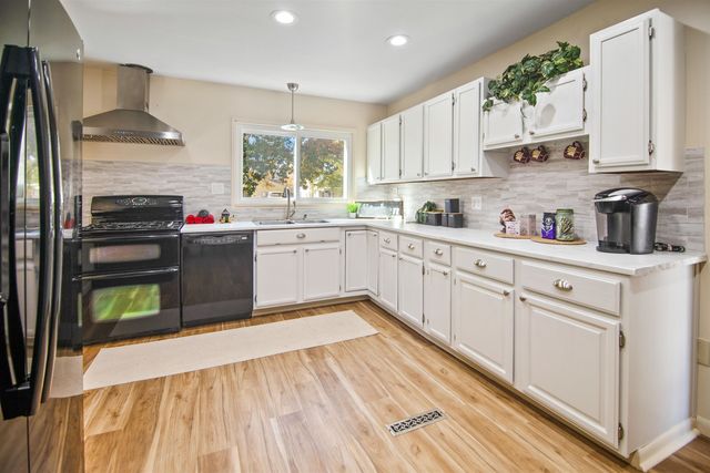 3502 S Vine St, Wichita, KS 67217