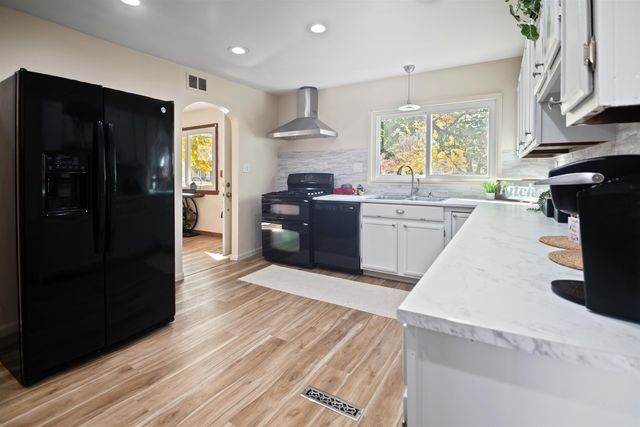 3502 S Vine St, Wichita, KS 67217