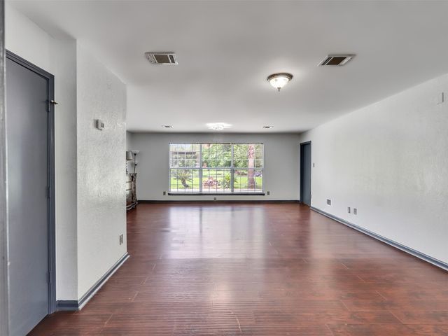 2000 Bob Smith Road, Baytown, TX 77521