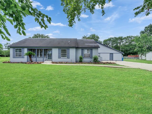 2000 Bob Smith Road, Baytown, TX 77521