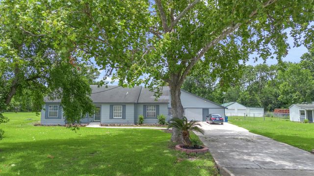 2000 Bob Smith Road, Baytown, TX 77521