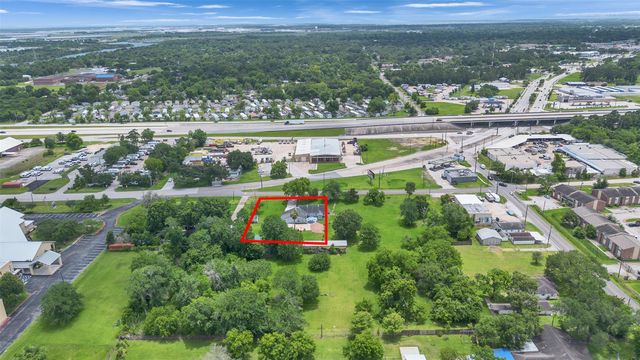 2000 Bob Smith Road, Baytown, TX 77521