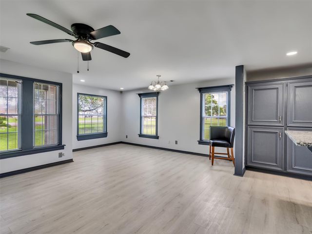 2000 Bob Smith Road, Baytown, TX 77521