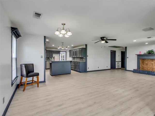 2000 Bob Smith Road, Baytown, TX 77521