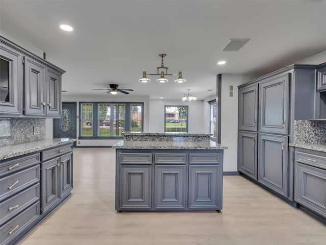 2000 Bob Smith Road, Baytown, TX 77521