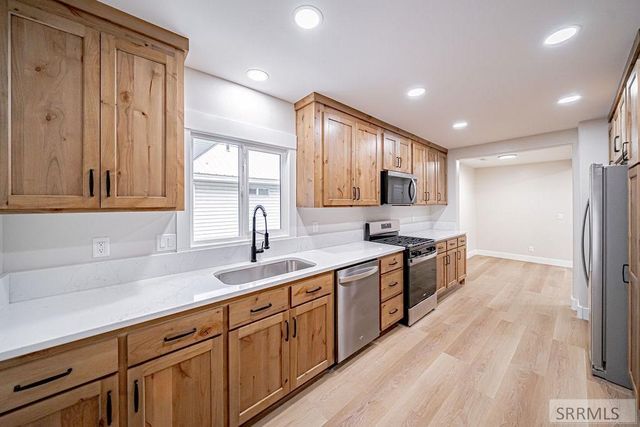 136 W Elm Street, Shelley, ID 83274