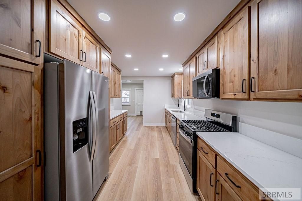 136 W Elm Street, Shelley, ID 83274