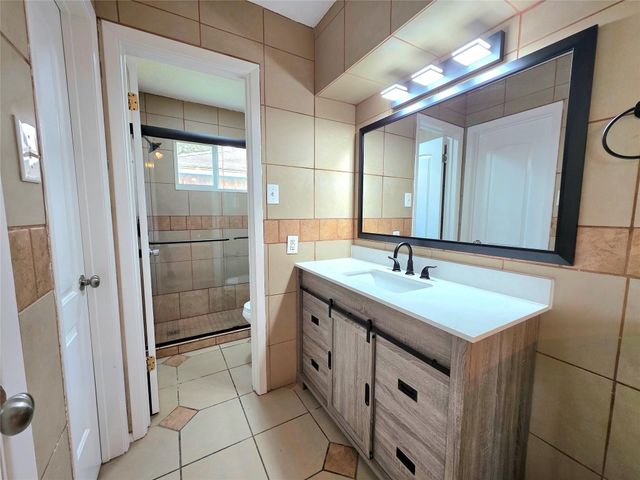 6510 Lynngate Drive, Spring, TX 77373