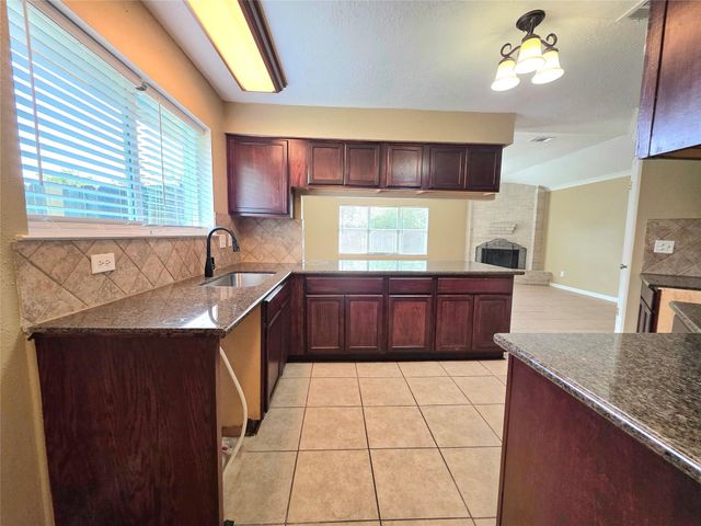 6510 Lynngate Drive, Spring, TX 77373