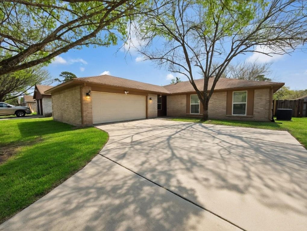 6510 Lynngate Drive, Spring, TX 77373
