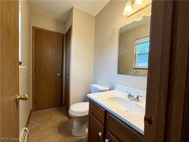 1268 Oxford Drive, Madison, OH 44057