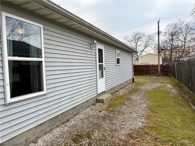1268 Oxford Drive, Madison, OH 44057