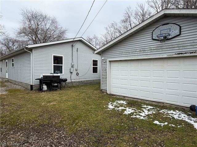 1268 Oxford Drive, Madison, OH 44057