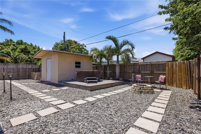 6105 Fletcher St, Hollywood, FL 33023