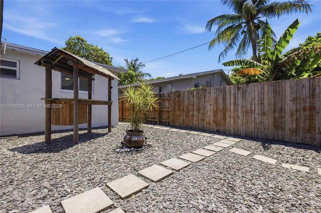 6105 Fletcher St, Hollywood, FL 33023