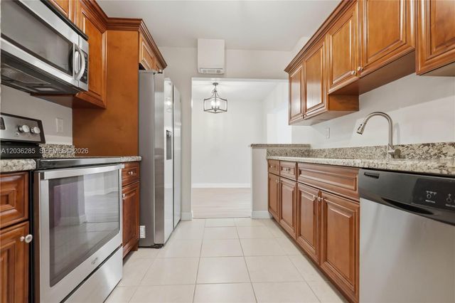 6105 Fletcher St, Hollywood, FL 33023