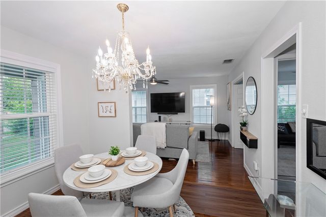 1325 Ray Dr, Corpus Christi, TX 78411